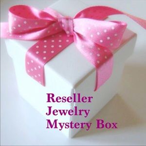Fashionista21 Jewelry - 8 Piece Lot of Jewlery Fashionista21 Jewelry - 8 Piece Lot of Jewlery
